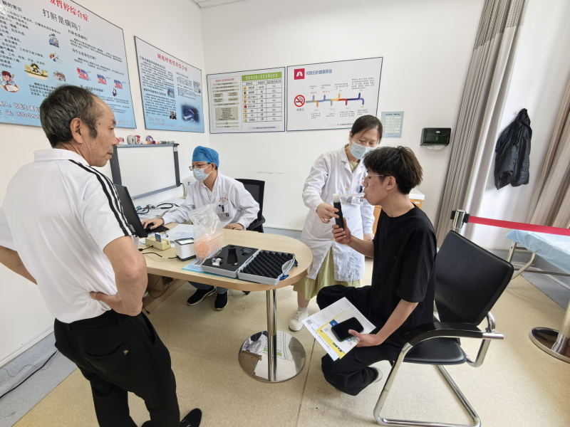 宁德市医院开展世界无烟日义诊活动：共筑无烟环境 守护呼吸健康(图3)
