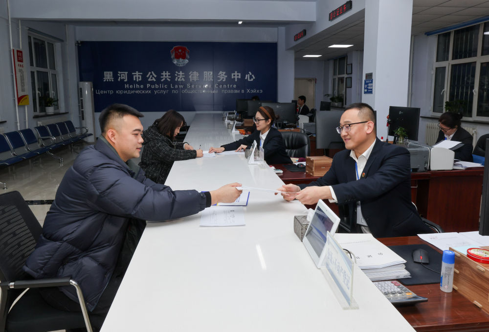 思想之光照亮法治航程——习近平法治思想引领新时代中国建设述评(图3)