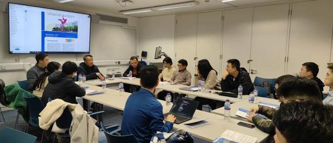 武汉一大学党委书记率团访问意大利