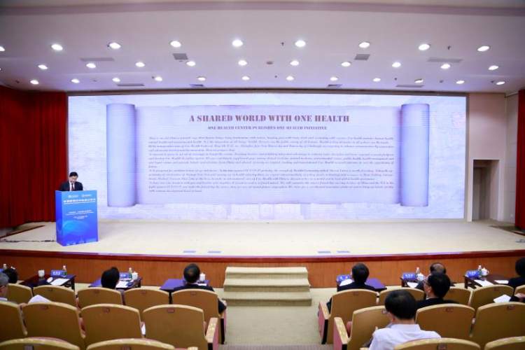 谭德塞在《自然-健康》创刊号撰文：全球卫生筹资危机中的机遇(图1)