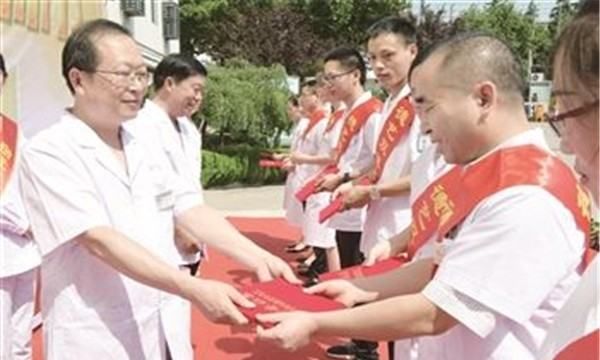 以人为本书写健康中国建设新篇章(图1)