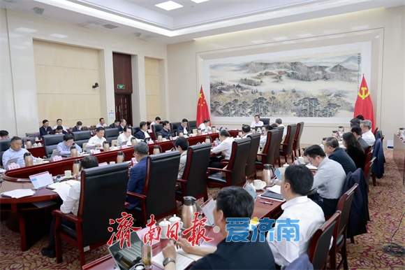市委常委会召开会议 学习贯彻习近平总书记重要指示精神 研究投资审批管理、环境空气质量改善等事项(图1)